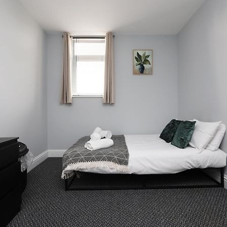En-Suite Double Rooms, Smart Tv Comfy Style لينيلي المظهر الخارجي الصورة