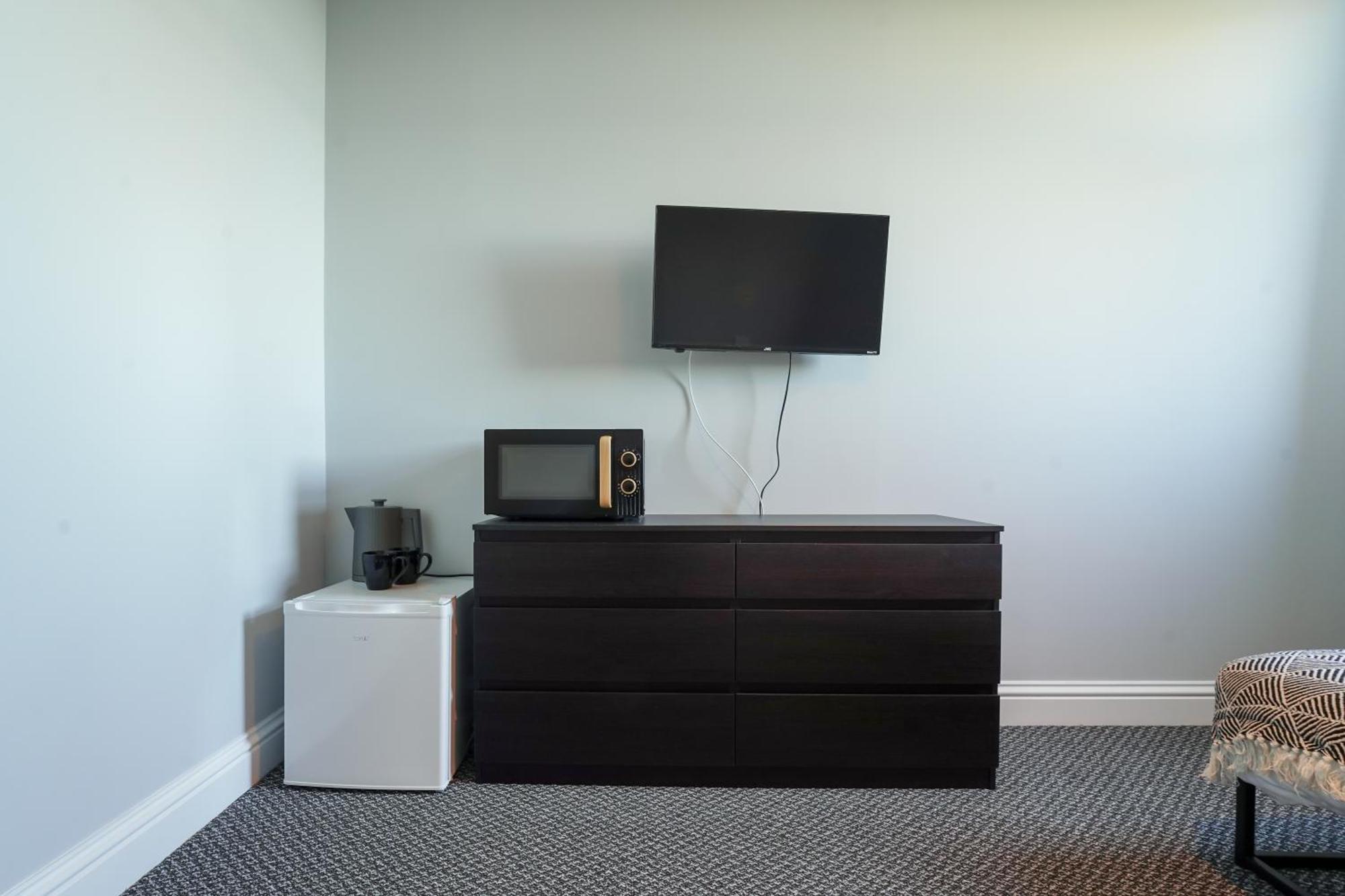 En-Suite Double Rooms, Smart Tv Comfy Style لينيلي المظهر الخارجي الصورة