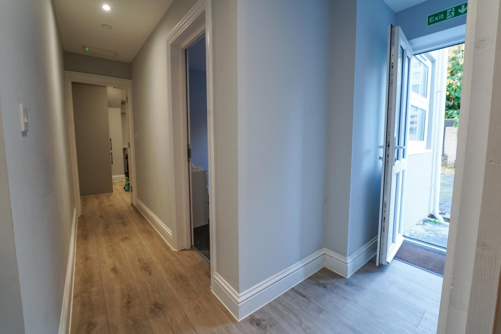 En-Suite Double Rooms, Smart Tv Comfy Style لينيلي المظهر الخارجي الصورة