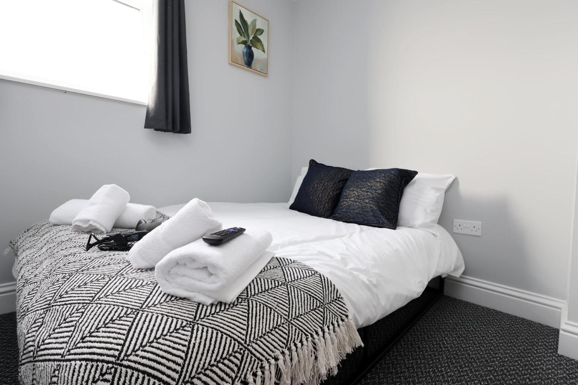 En-Suite Double Rooms, Smart Tv Comfy Style لينيلي المظهر الخارجي الصورة