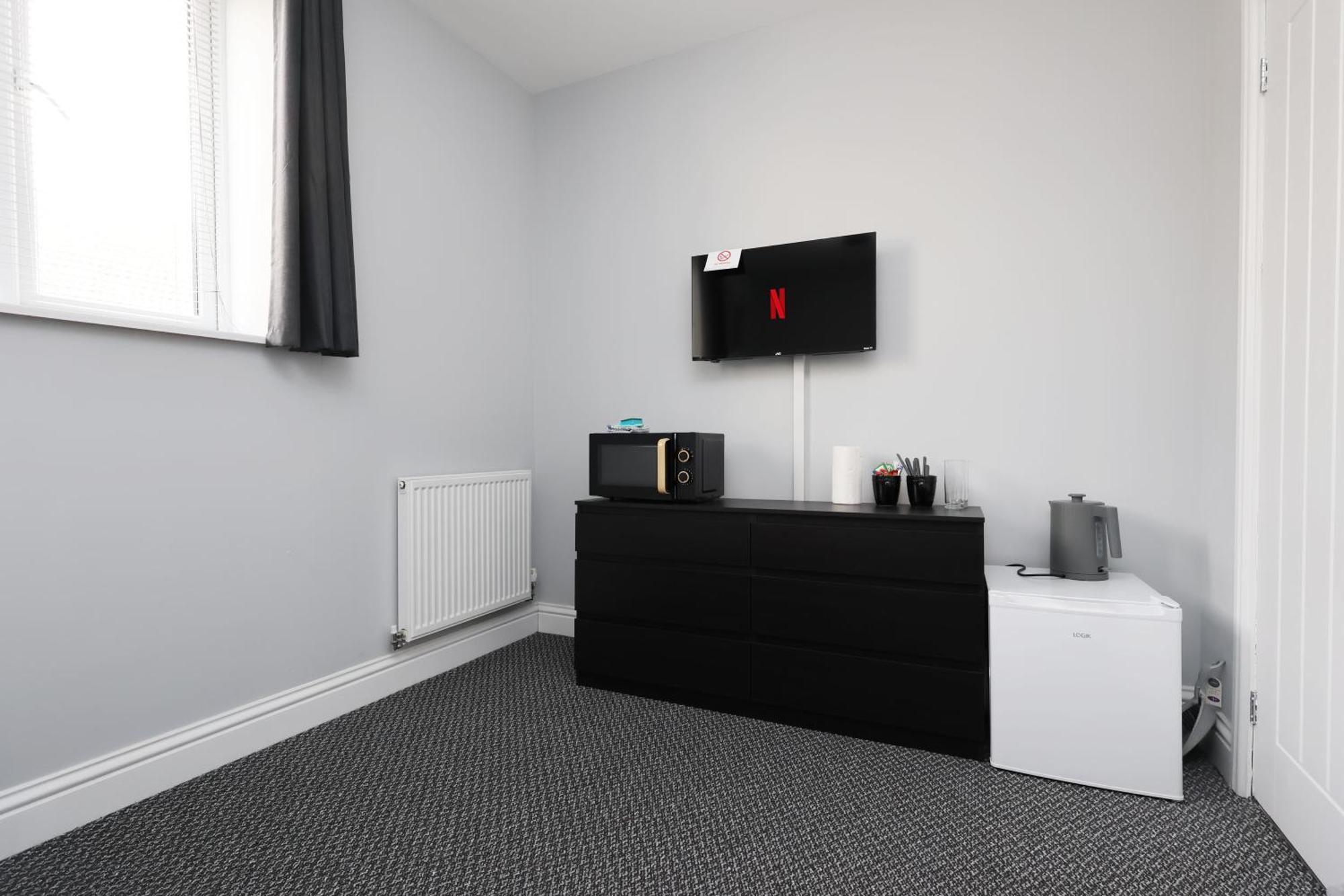 En-Suite Double Rooms, Smart Tv Comfy Style لينيلي المظهر الخارجي الصورة