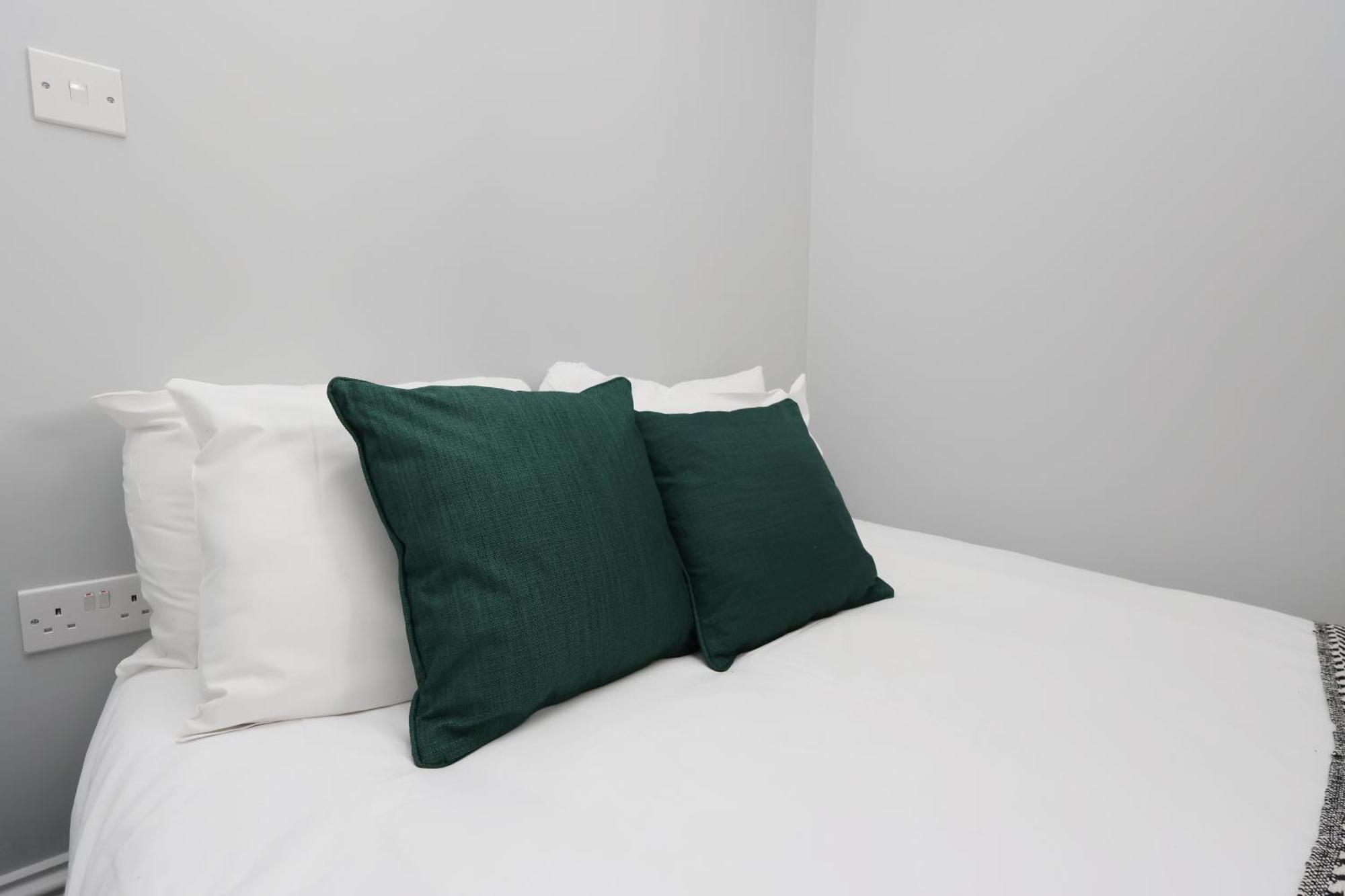 En-Suite Double Rooms, Smart Tv Comfy Style لينيلي المظهر الخارجي الصورة