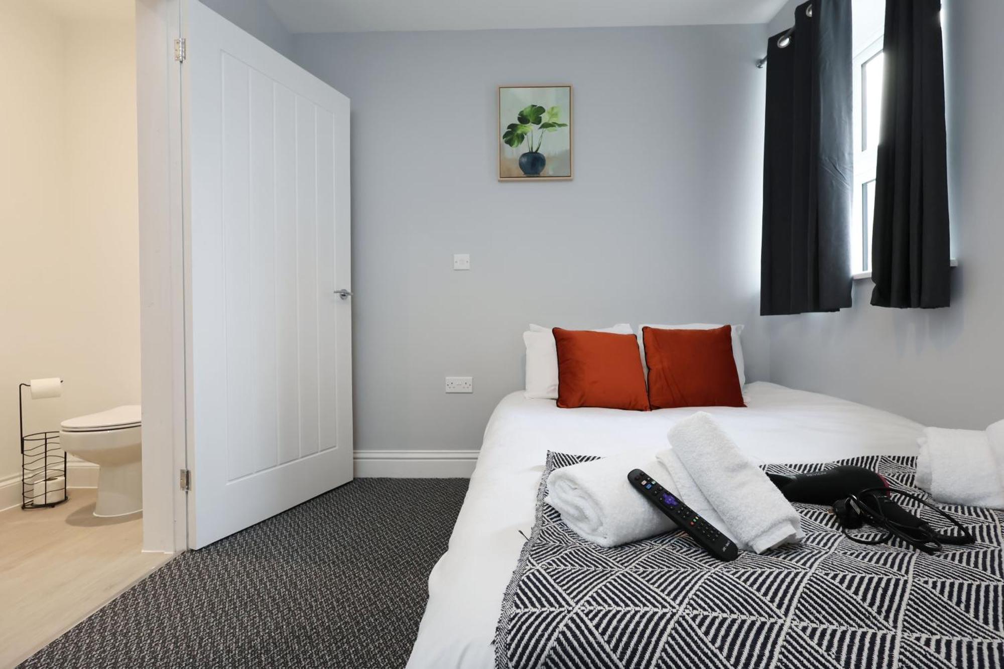 En-Suite Double Rooms, Smart Tv Comfy Style لينيلي المظهر الخارجي الصورة