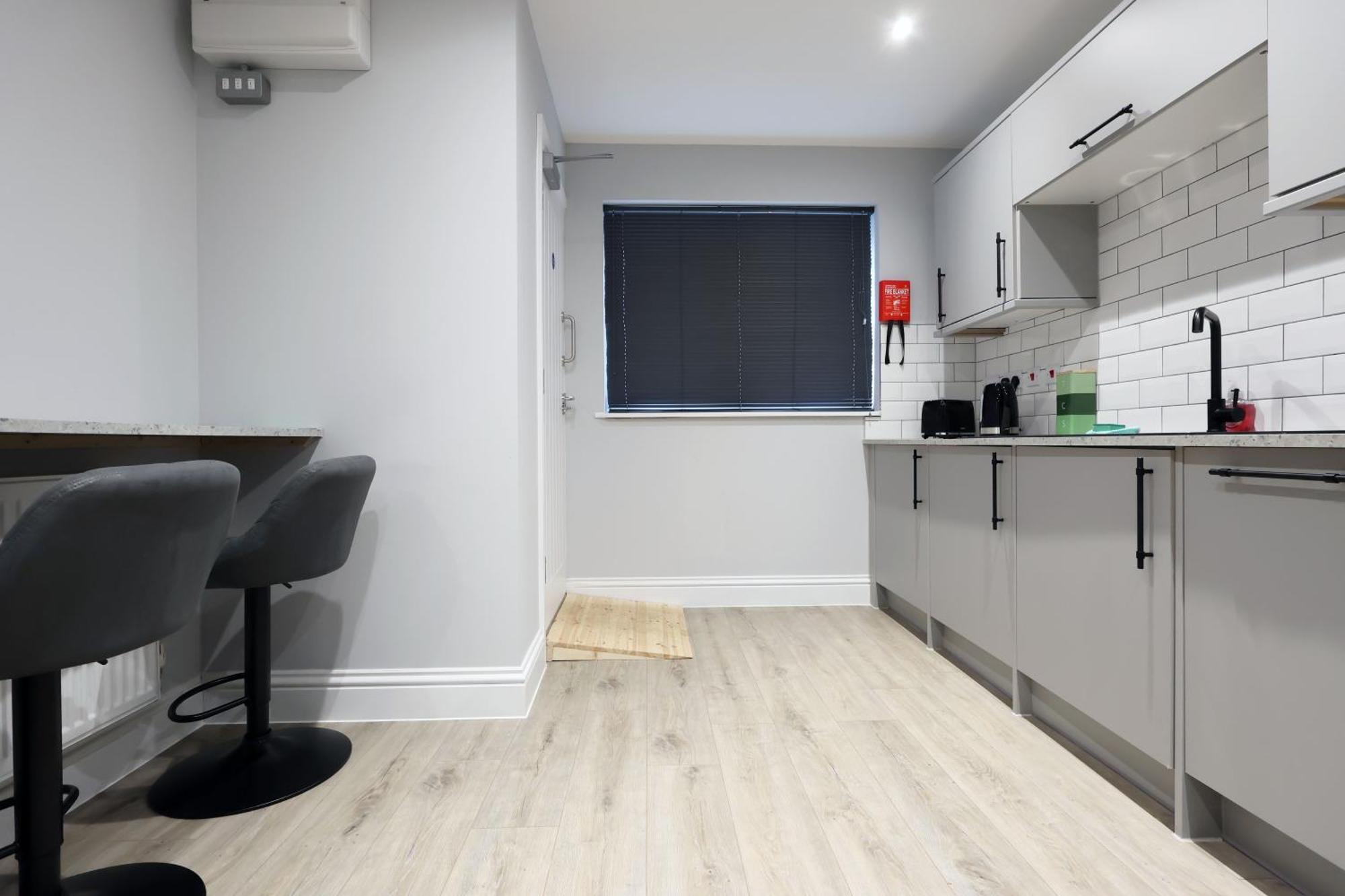 En-Suite Double Rooms, Smart Tv Comfy Style لينيلي المظهر الخارجي الصورة