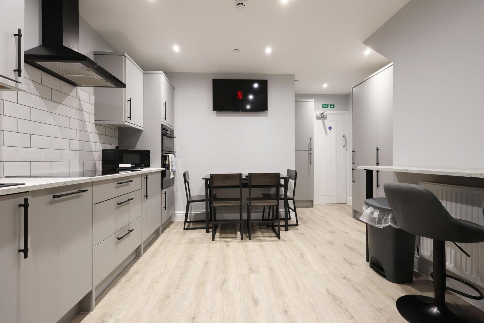 En-Suite Double Rooms, Smart Tv Comfy Style لينيلي المظهر الخارجي الصورة