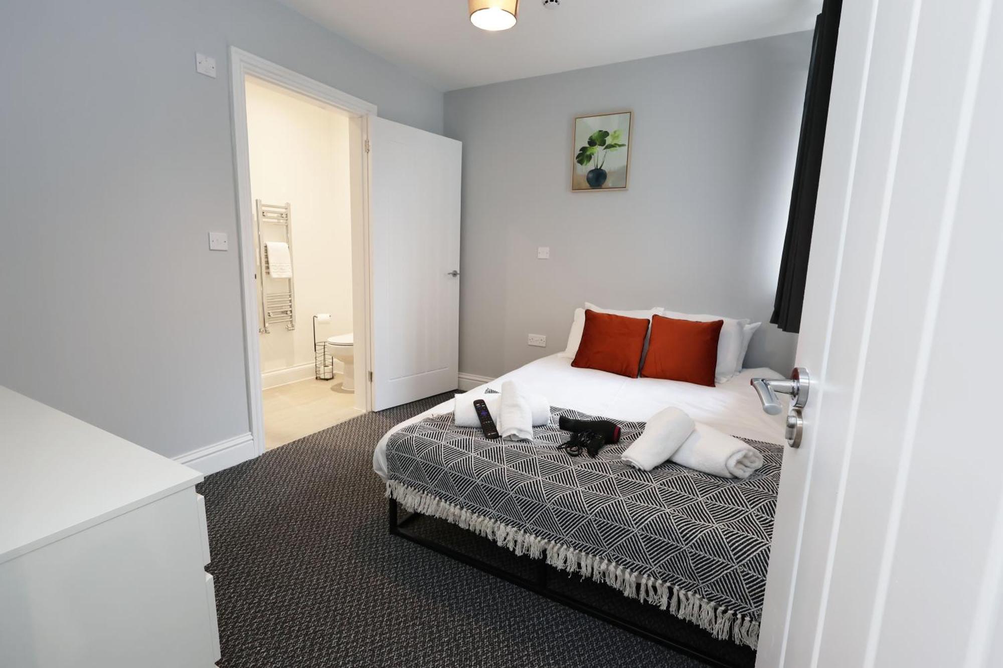 En-Suite Double Rooms, Smart Tv Comfy Style لينيلي المظهر الخارجي الصورة