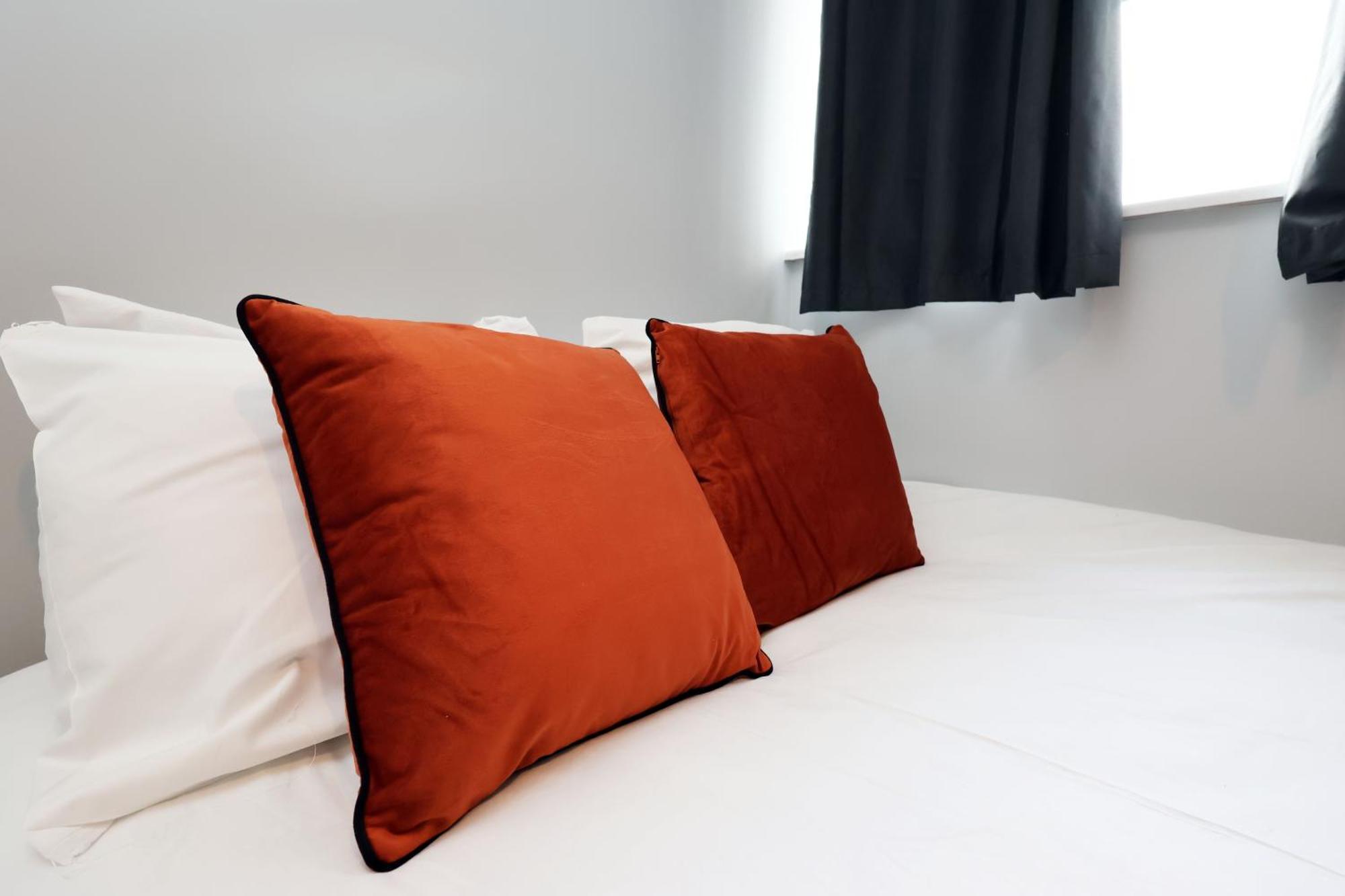 En-Suite Double Rooms, Smart Tv Comfy Style لينيلي المظهر الخارجي الصورة