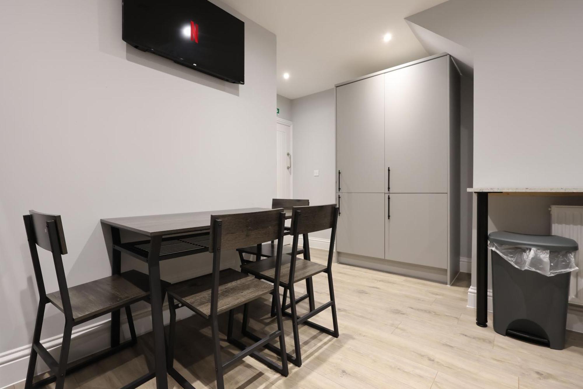 En-Suite Double Rooms, Smart Tv Comfy Style لينيلي المظهر الخارجي الصورة
