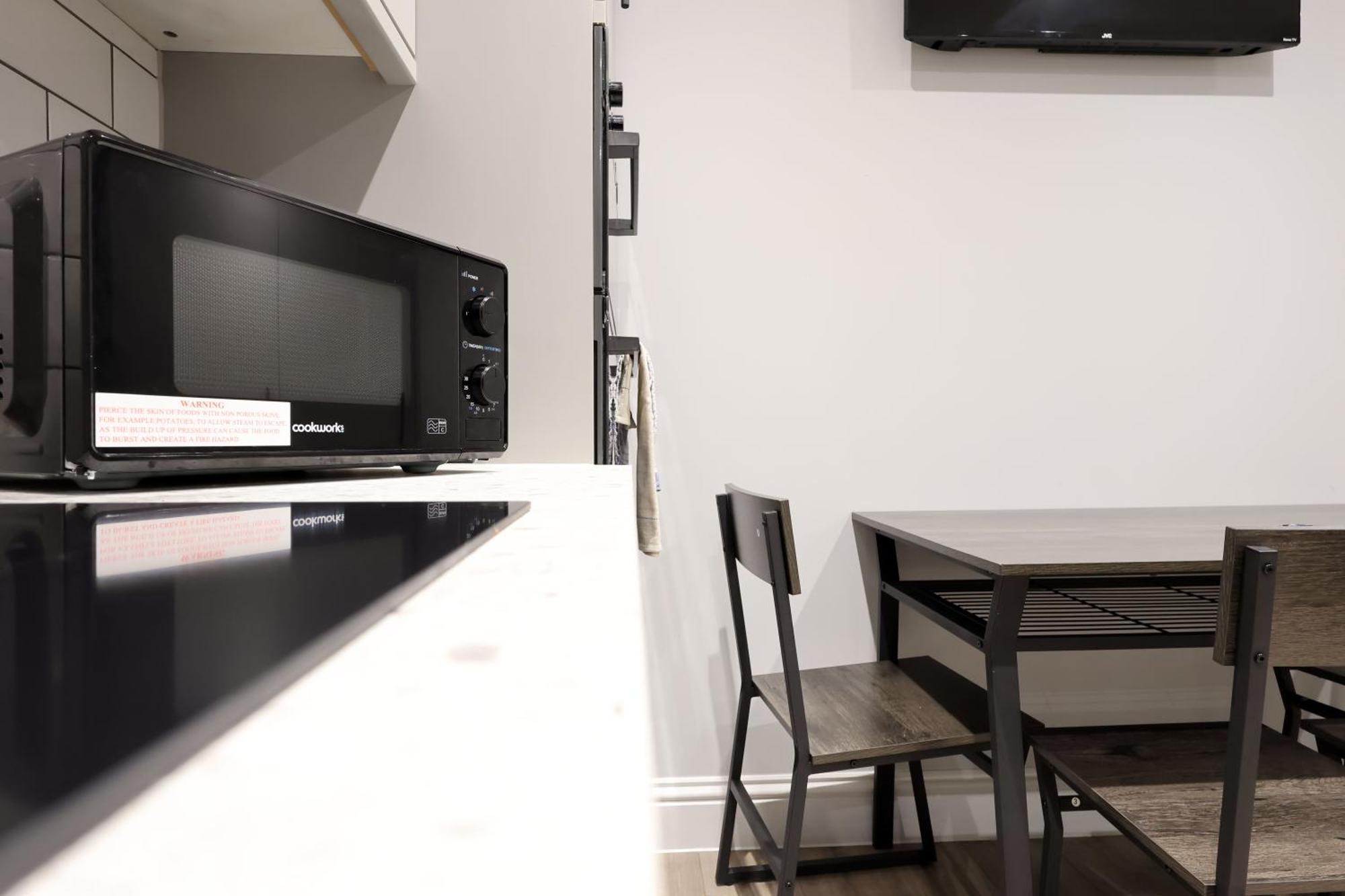 En-Suite Double Rooms, Smart Tv Comfy Style لينيلي المظهر الخارجي الصورة