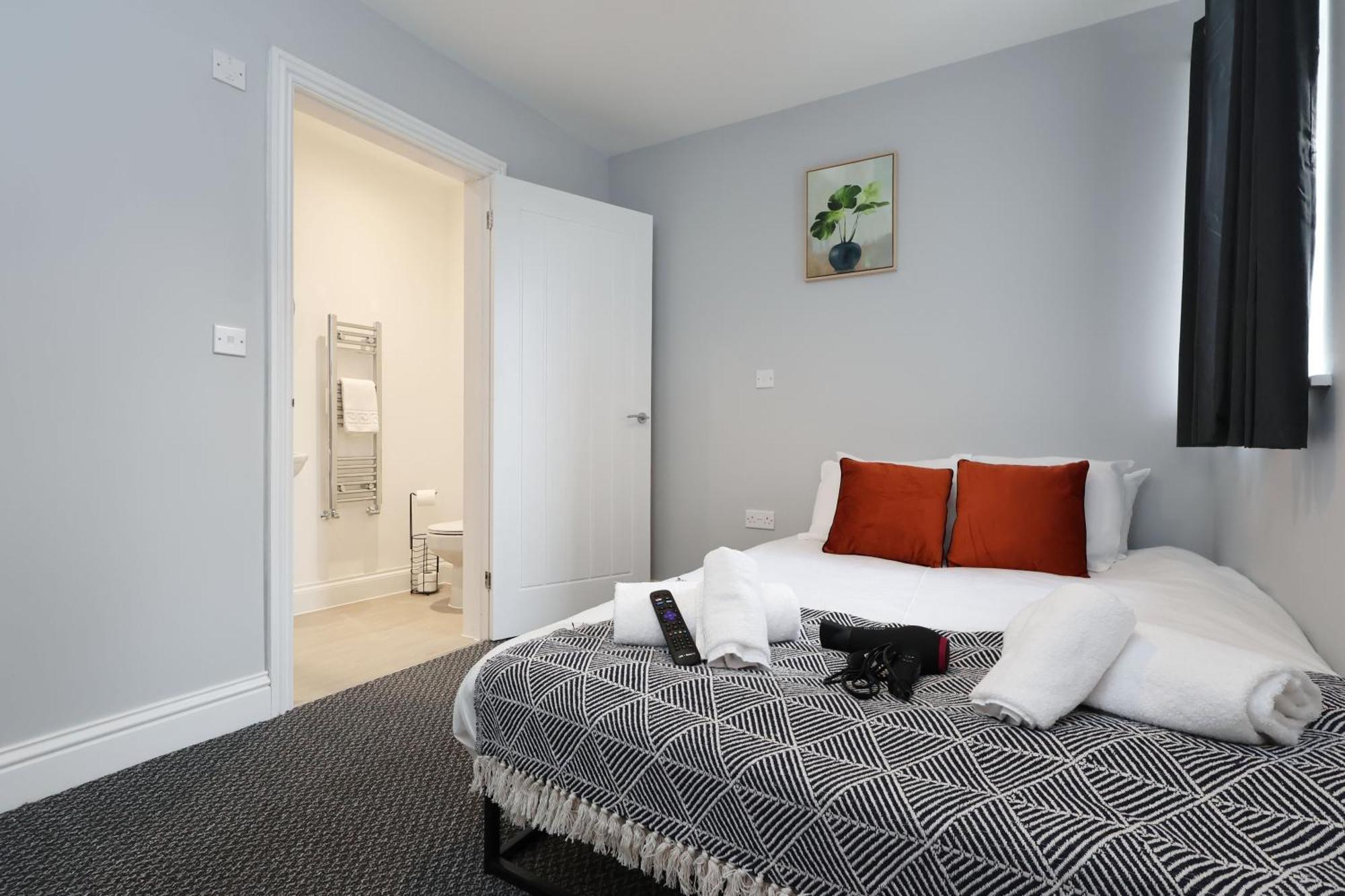 En-Suite Double Rooms, Smart Tv Comfy Style لينيلي المظهر الخارجي الصورة