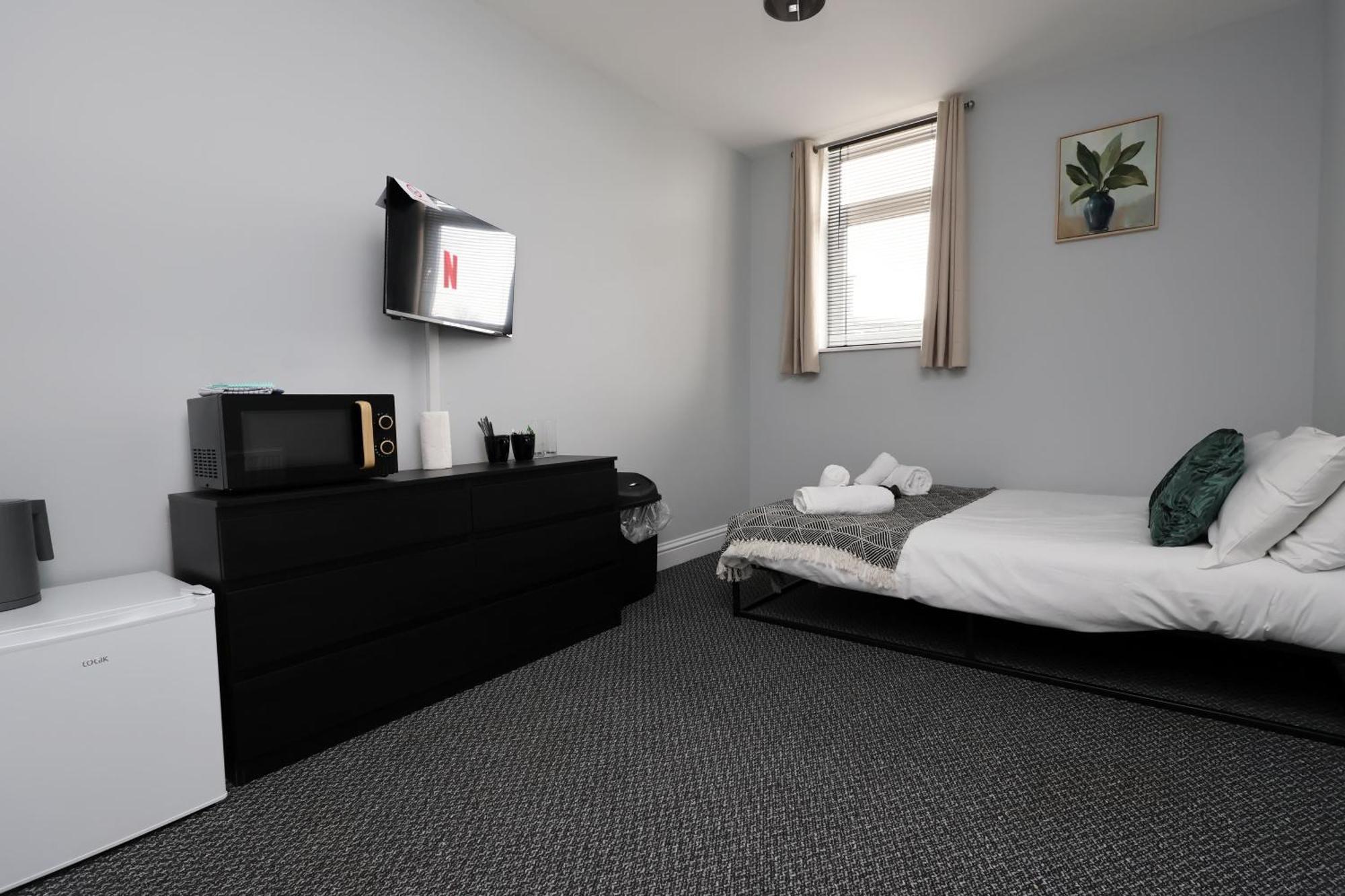 En-Suite Double Rooms, Smart Tv Comfy Style لينيلي المظهر الخارجي الصورة