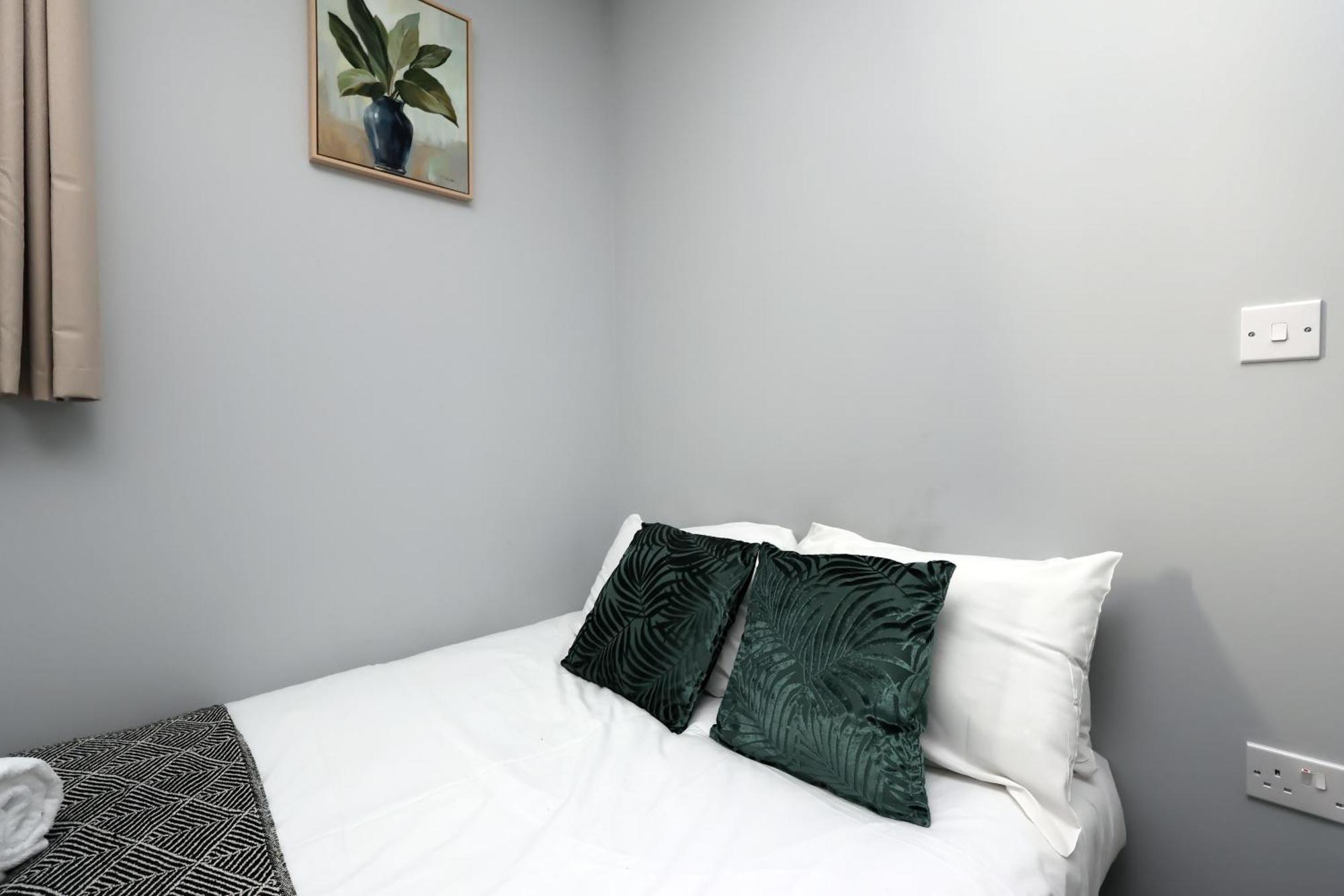 En-Suite Double Rooms, Smart Tv Comfy Style لينيلي المظهر الخارجي الصورة
